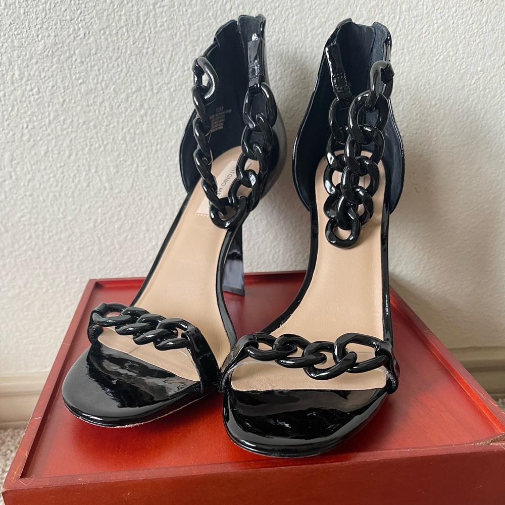 10M Antonio Melani Heels with Black Chain Detail